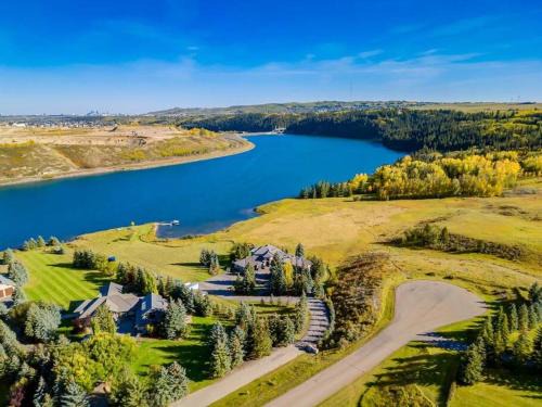 Springbank House | Emerald Bay Luxury Retreat with Hot Tub
