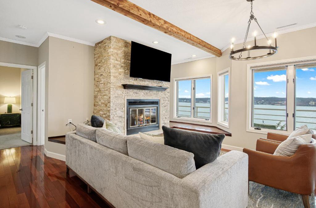 Lake Ozark Apartment | Emerald Bay Unit 1B
