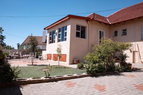 Windhoek West Bed & Breakfast | Emerald Bed&Breakfast