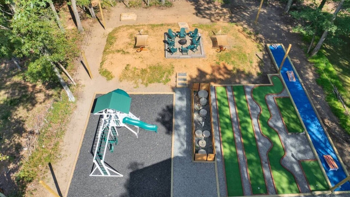 Albrightsville Cabin | Emerald Bliss, MiniGolf Bowling Playset Beach Horseshoe Cornhole