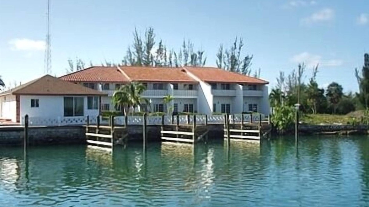 Freeport House | Emerald Cay Condo-Our Jewel in Paradise- Taino Beach-Lucaya
