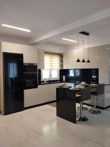 Assos-Lechaio Apartment | Emerald