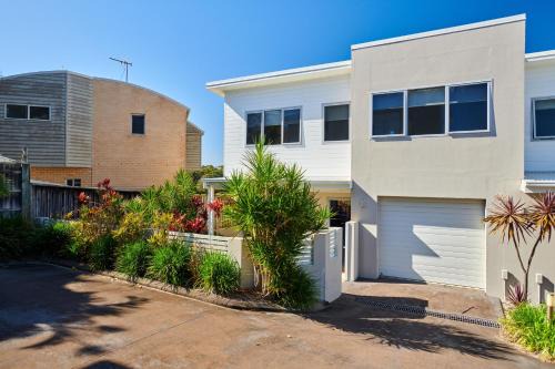 Diamond Beach House | Emerald Sands