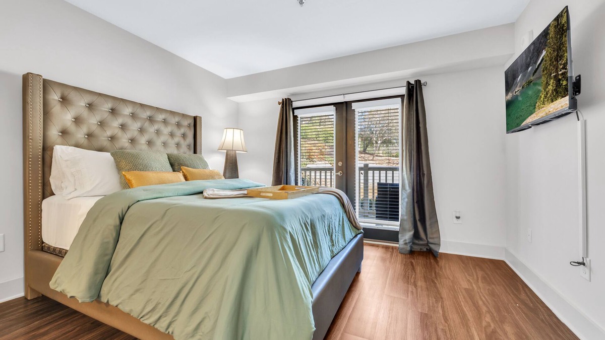 Cumberland Apartment | Emerald Suite near Truist Park/Free Parking