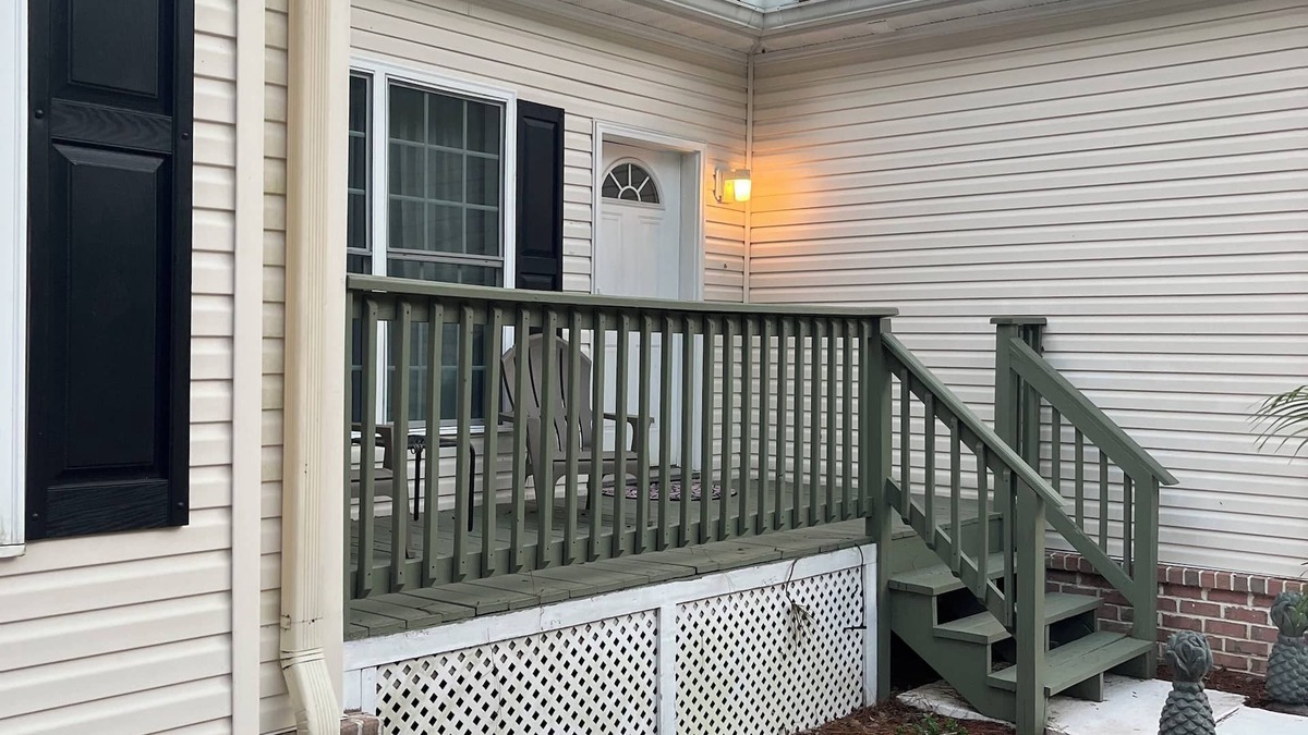 Hardeeville House | Emergency crews this is for you. 2 bedrooms with shared bathroom.