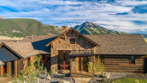 Pray House | Emigrant Peak Lodge
