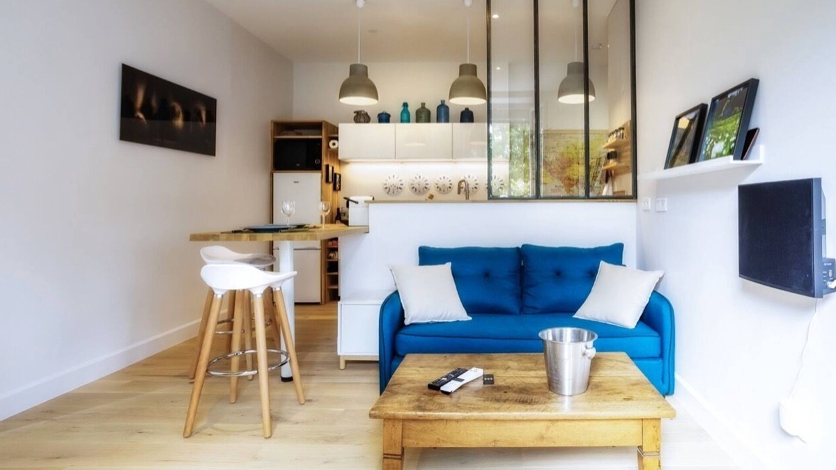 Secteur 1 Apartment | Emile - Face Gares and Business School, Downtown - Recently Renovated