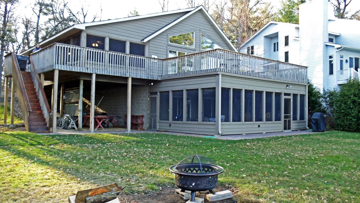 Pine Brook House | Emma's Spectacle Lake Home - a Perfect Retreat from the World