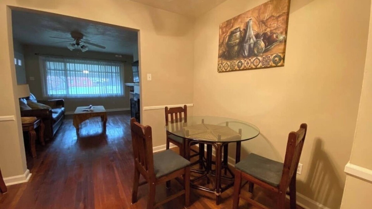 Lexington Apartment | 'Emmett' Just off I-75! 2 full bedrooms!