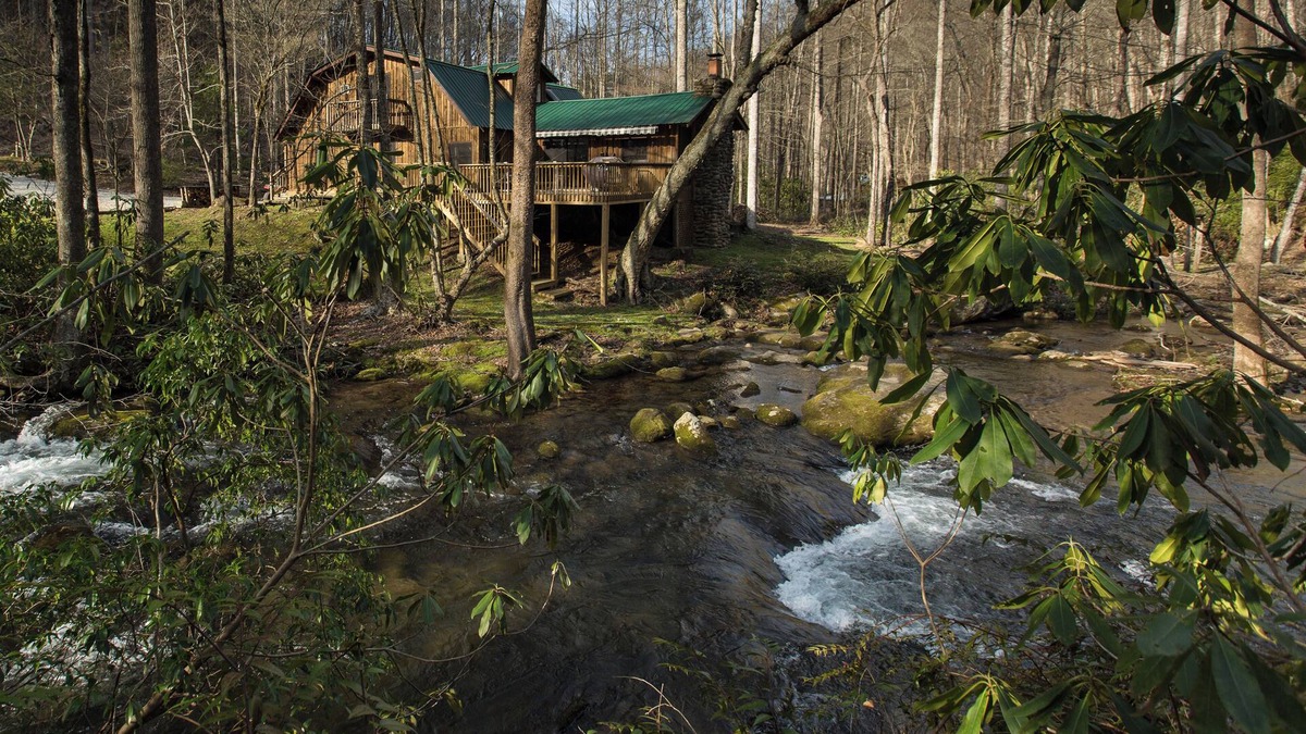 Robbinsville Cabin | Emory Lodge located on West Buffalo Creek