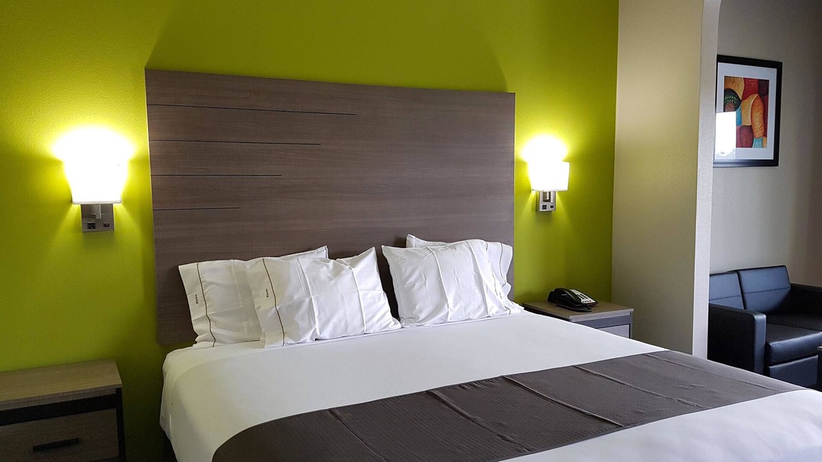 Barker Hotel | Empire Inn Cypress