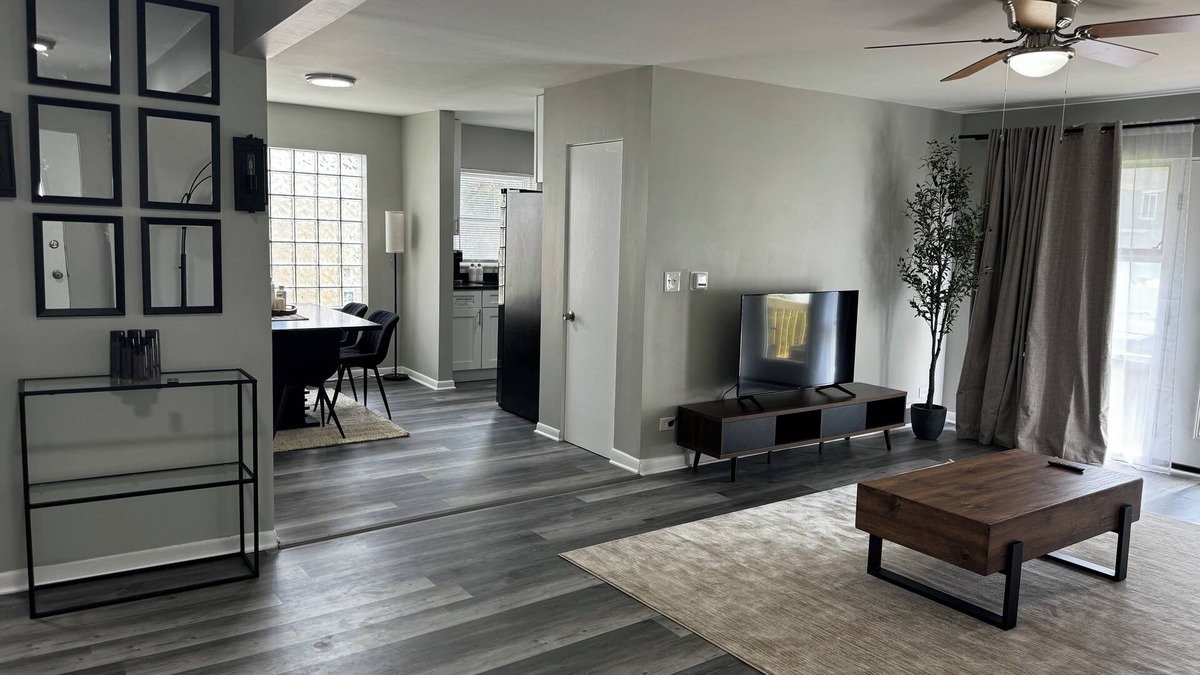 Berkeley House | Enamored in Elmhurst