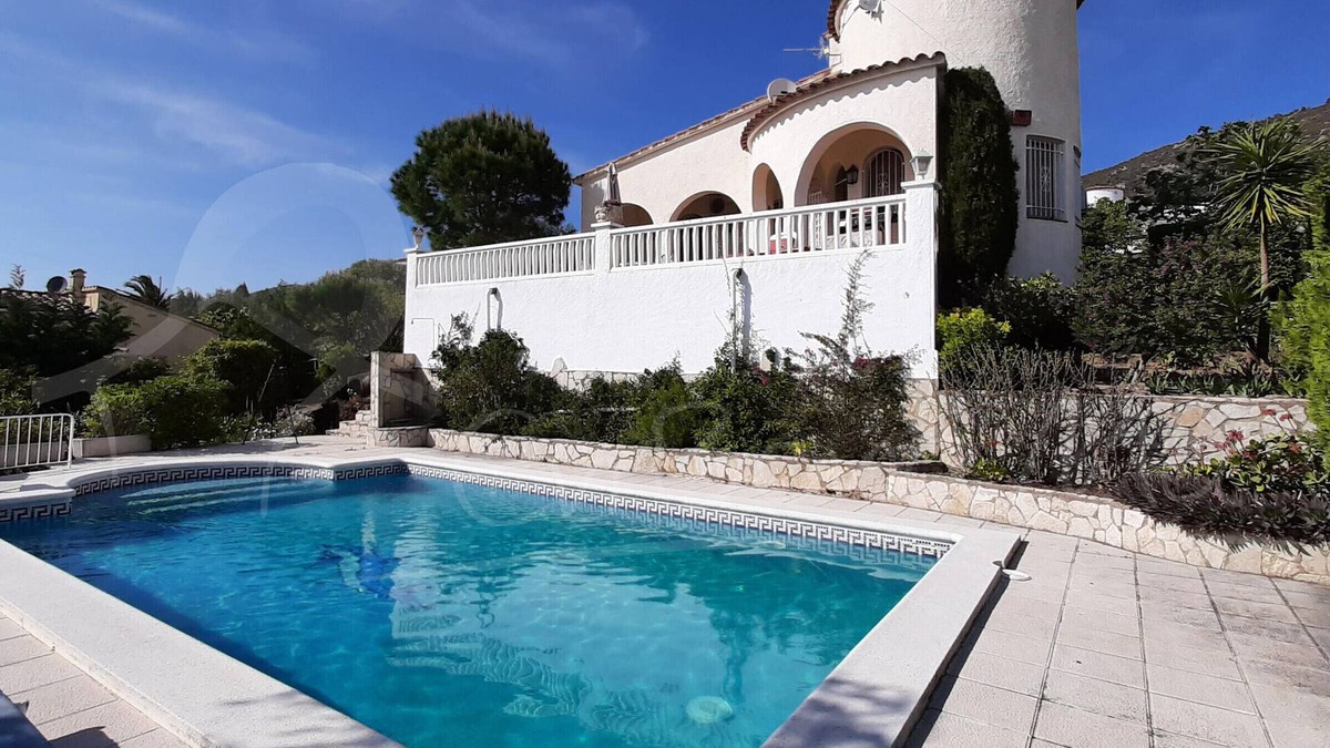 El Mas Isaac House | EnBonaMà: alquiler de casa de vacaciones con piscina privada y bonitas vistas