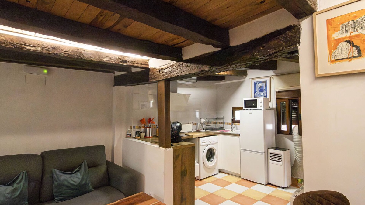 Old Town Apartment | ENCANTO CUENCA Art View