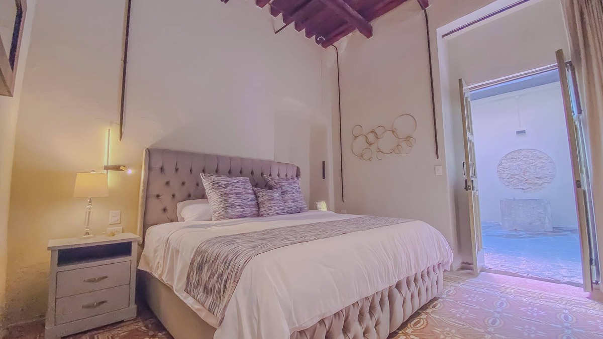 Puebla Historic Center Apartment | Enchanting suite with WiFi, King size-bed in Puebla. excellent location.