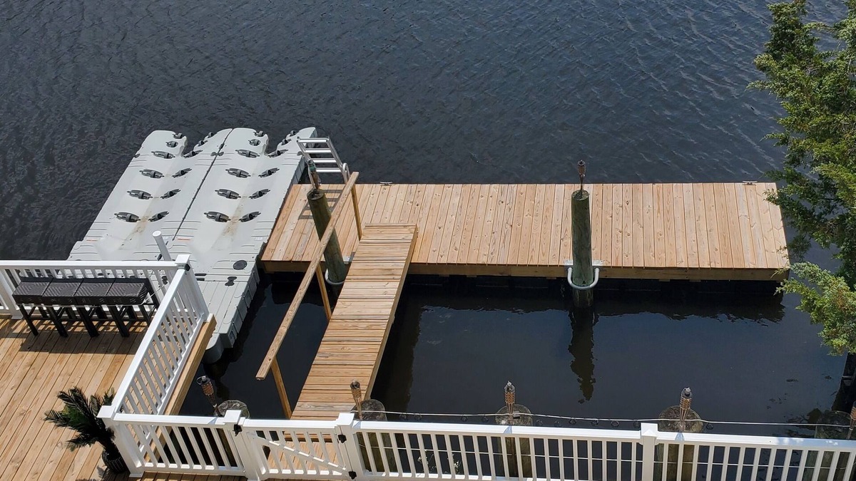 Mystic Island House | Enchanting Mystic Island Beach Home on picturesque lagoon near Jersey Shore. n