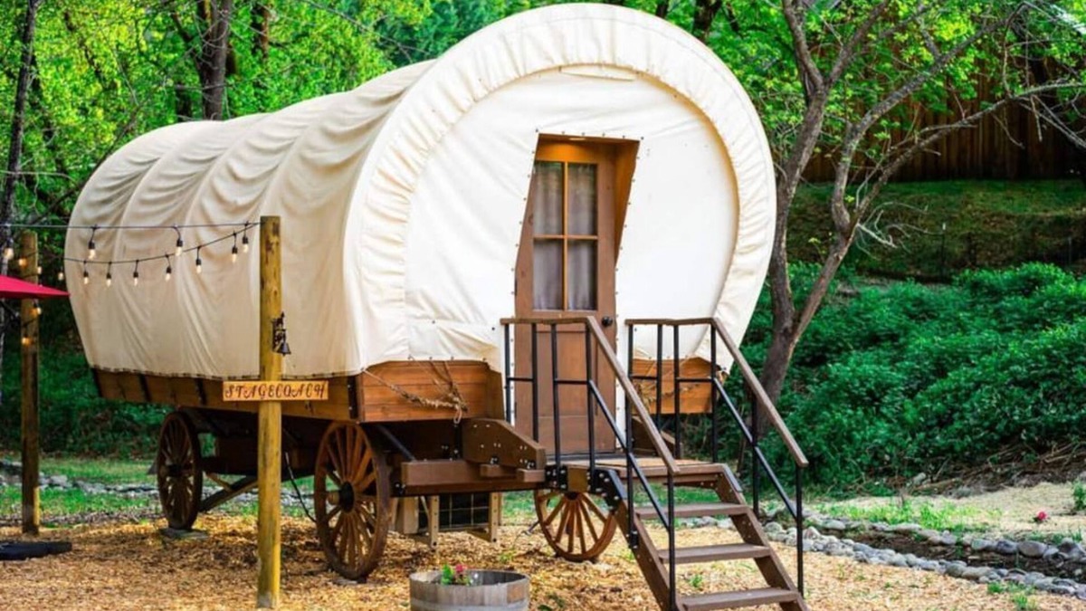 Murphy House | Enchanted Conestoga Wagon on the Applegate River