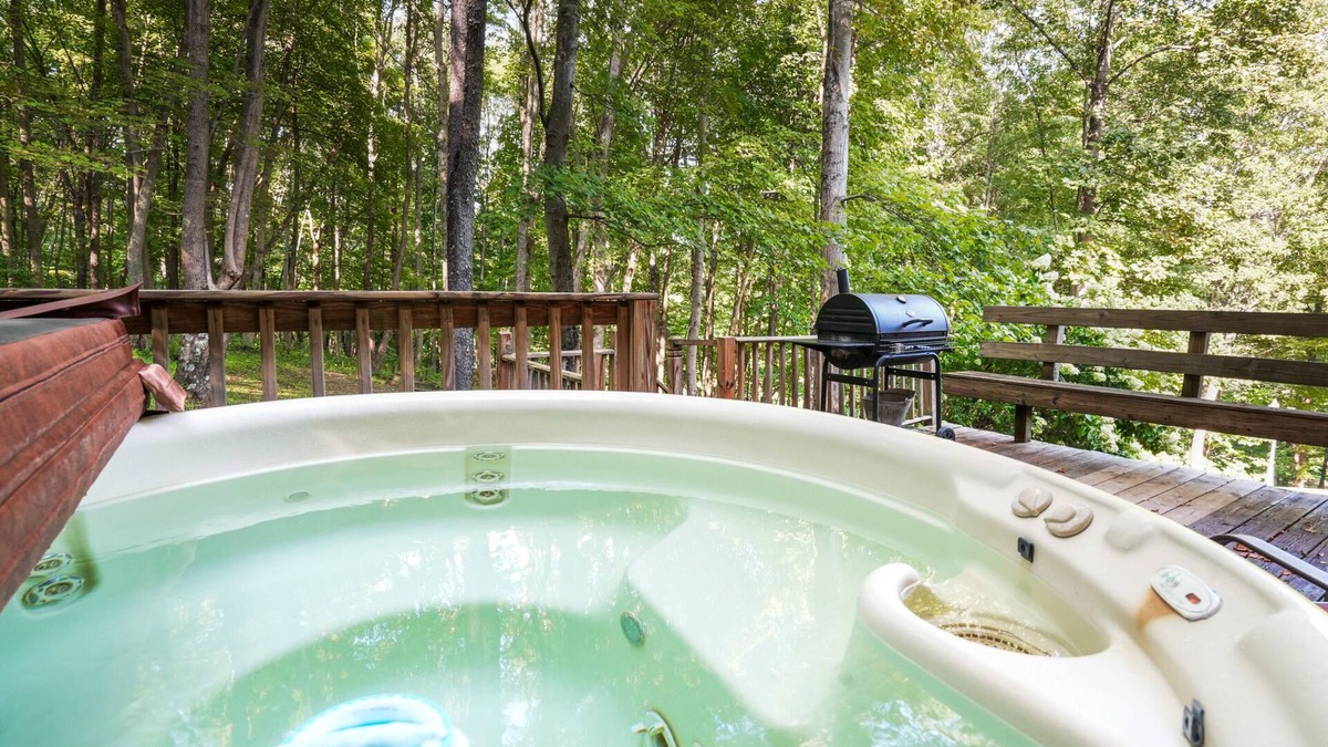 Laurelville Cabin | Enchanted Elegance in Hocking Hills