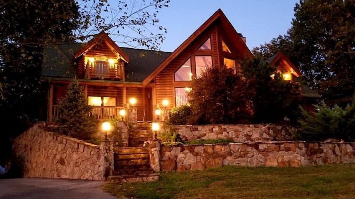 Eastview Cabin | Enchanted Forest Luxury Cabin