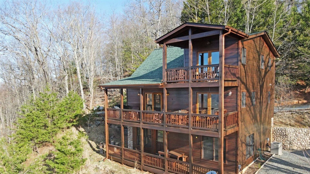 Morganton Cabin | Enchanted Lookout Lodge | 3 Bed, 3 Bath