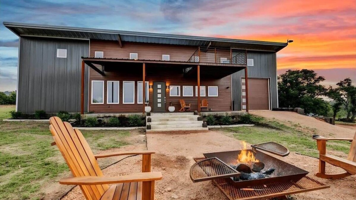 Fredericksburg House | Enchanted Rock Ridge - Cowboy Pool|Hot Tub|Firepit