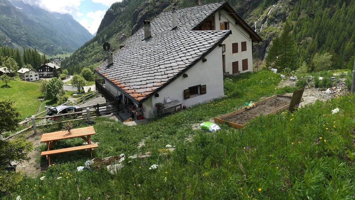 Gressoney-la-Trinite House | Enchanting Chalet on the ski slopes