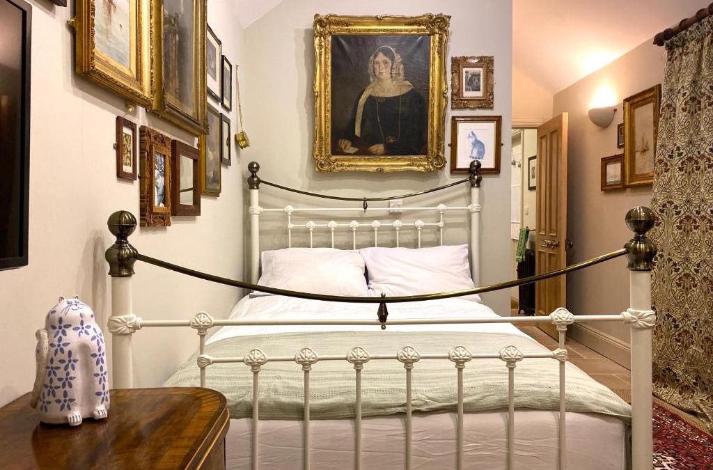Saffron Walden House | Enchanting 1 Bedroom Home with Kitchen