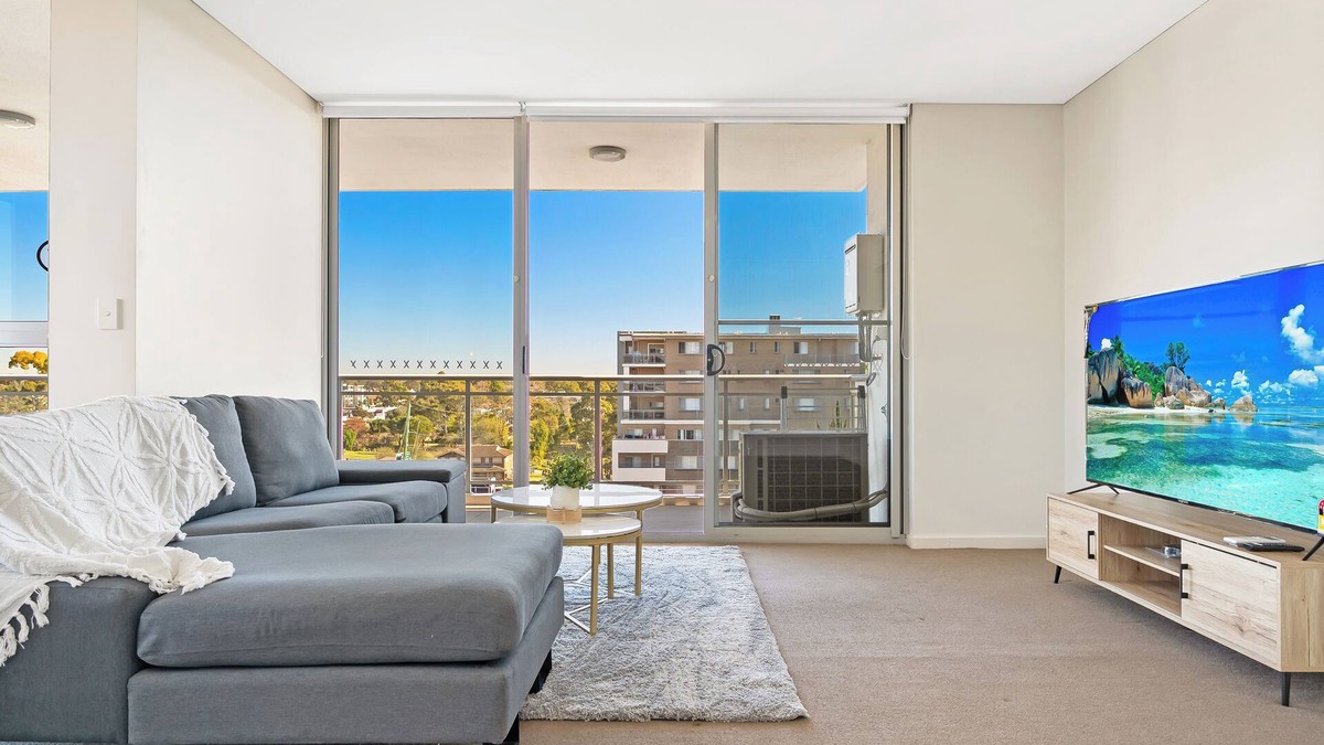 Liverpool Apartment | Enchanting 2-bedroom apartment with AC in lively Liverpool