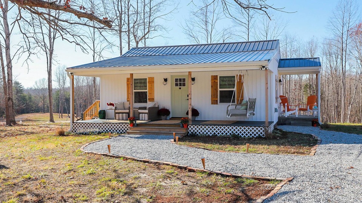 Rice Cottage | Enchanting 2 Bedroom Cottage, The Fox Den, 258 Acres, Farmville, VA