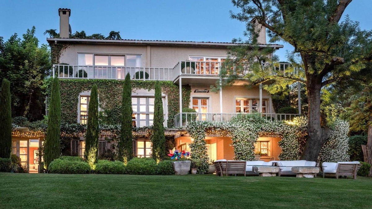 Uskudar Villa | Enchanting 22,000m2 property and elegant 5 bedroom manor