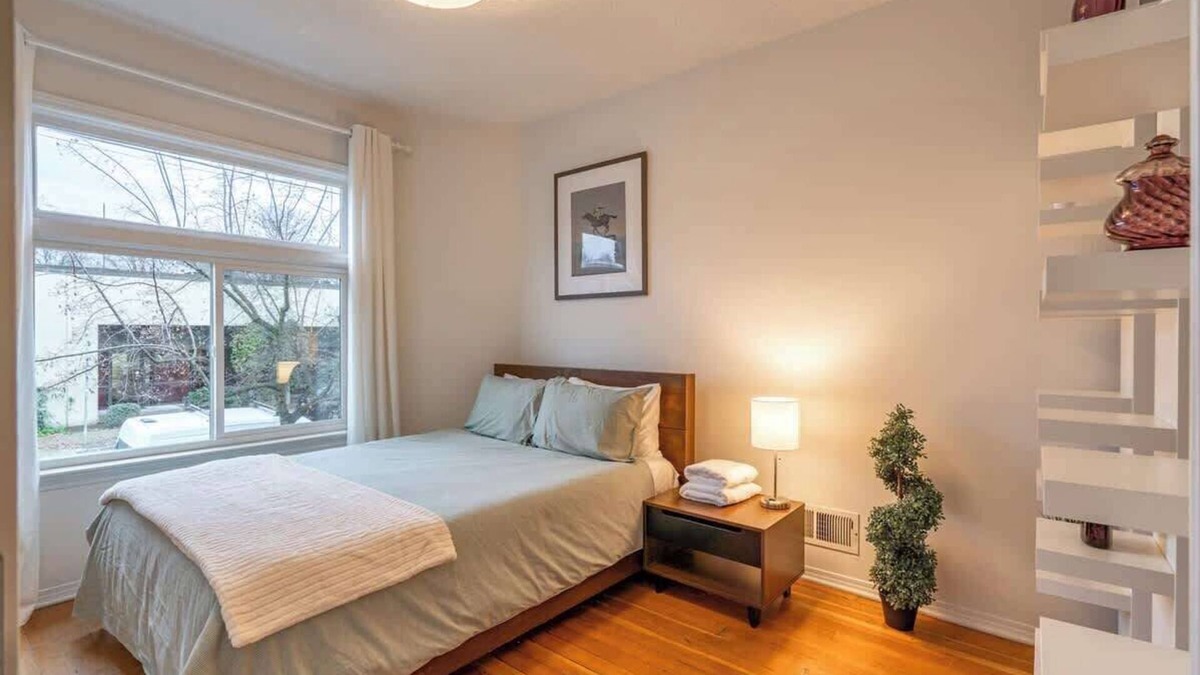 Hosford-Abernethy House | Enchanting 2BR Portland Home ~ 92 WalkScore