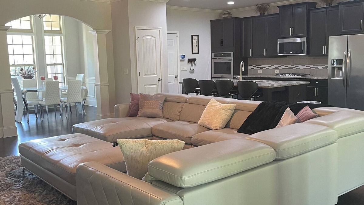 Cliftondale House | Enchanting 3-bedroom house with AC in vibrant Atlanta!