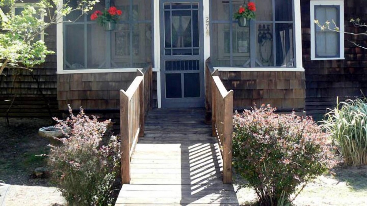 Ocean Beach Cottage | Enchanting 3 BR Home on a Beach Block - Now Booking for 2024 / Ocean Beach, NY