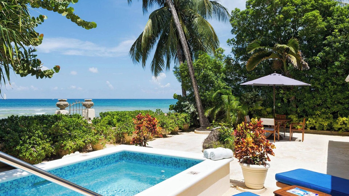 Little Battaleys Villa | Enchanting Beachfront Retreat - Leamington Cottage