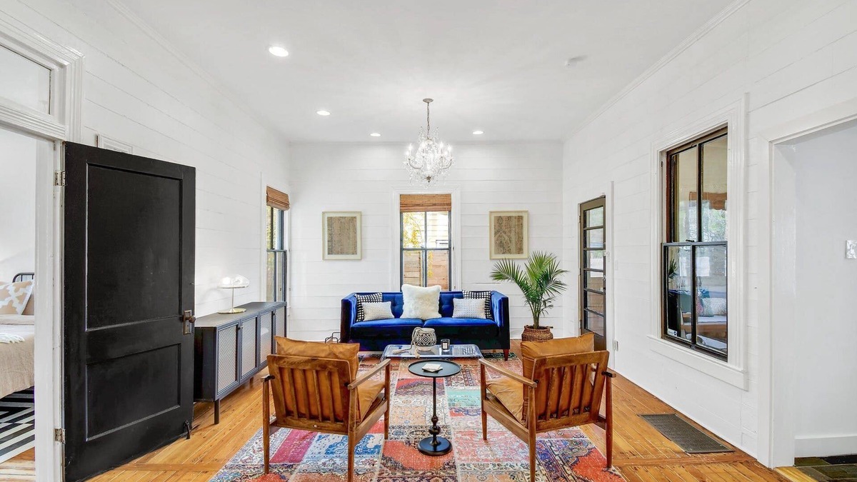 Galindo House | Enchanting Bungalow with Private Detached Studio, Close to South Congress!