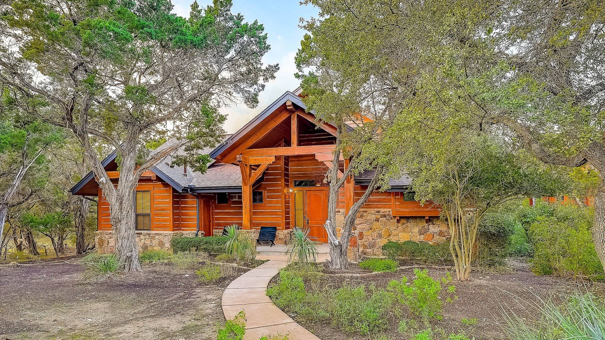 Jonestown House | Enchanting cabin-like home & casita with shared pool, hot tub & washer/dryer