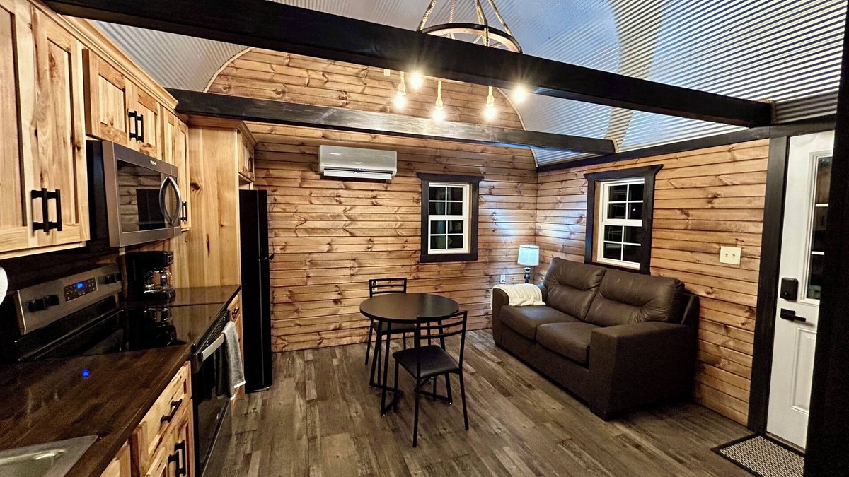 Auburn Cabin | Enchanting cabin with AC in Auburn - Perfect for a cozy getaway