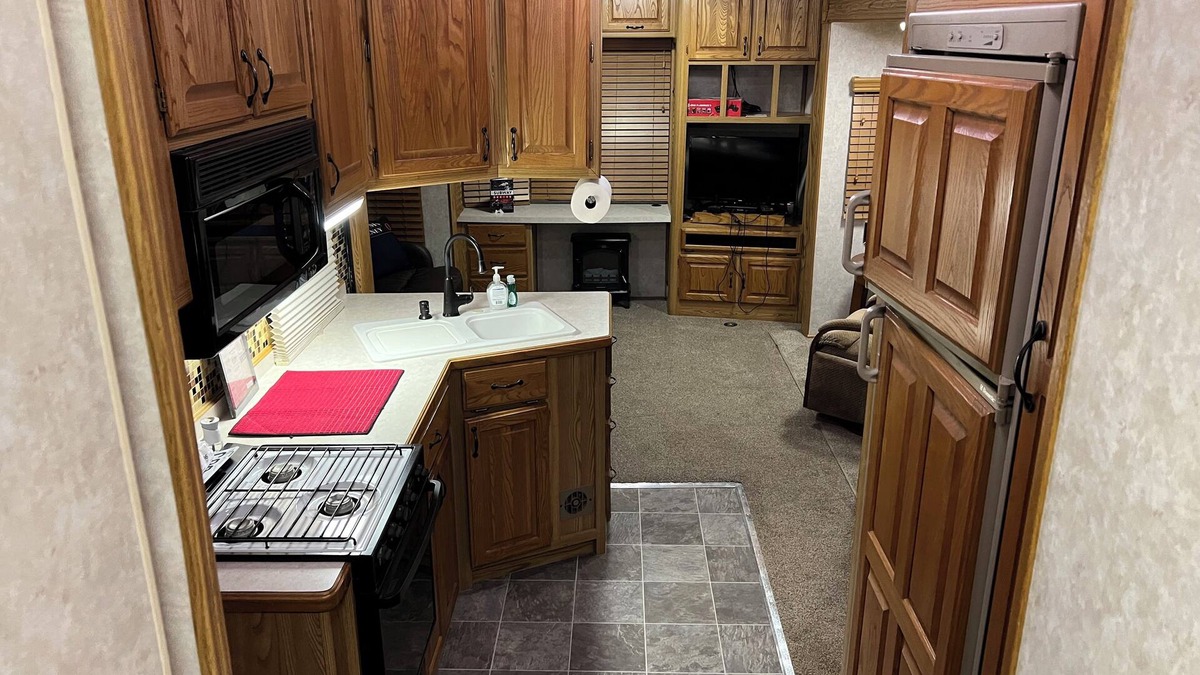 Chapman RV Rental | Enchanting camper-cabin life in small town Chapman Kansas with all amenities