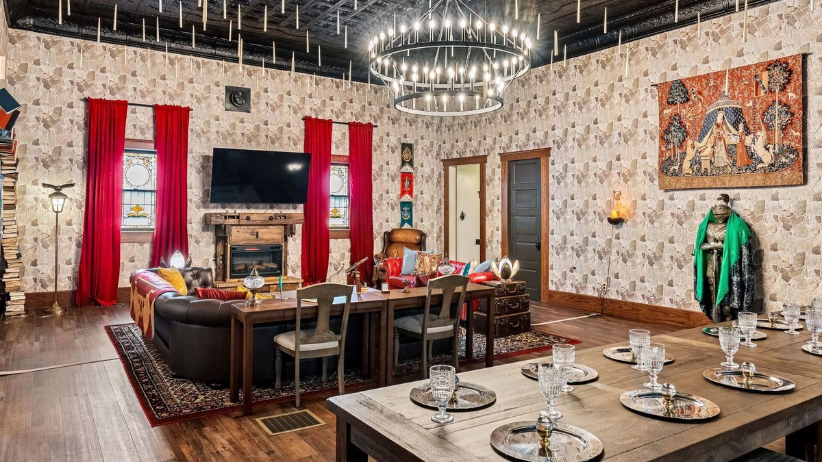 Gann House | Enchanting Castle Stay | Wizard Inspired 4BR - Sleeps 12