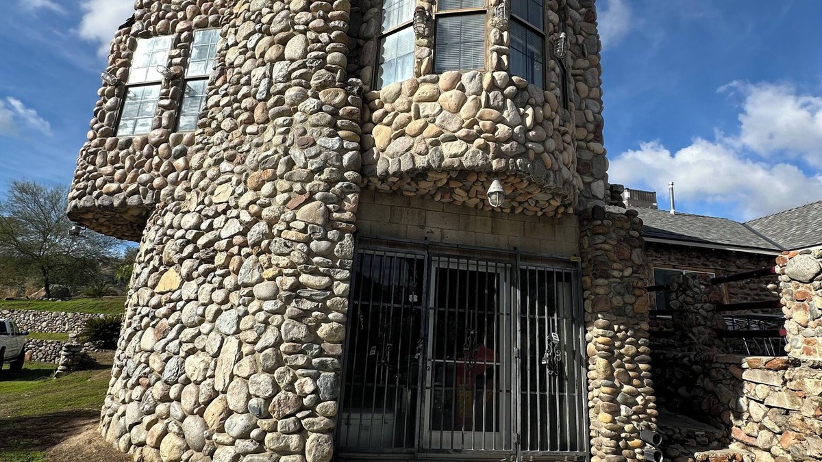 Springville Other | Enchanting Castle with Nature View to Relax