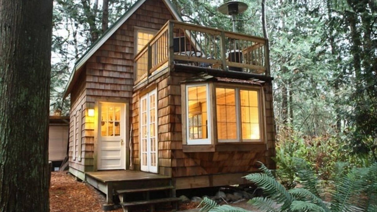 Point Roberts Cottage | Enchanting cottage connected to Lily Point Marine Park