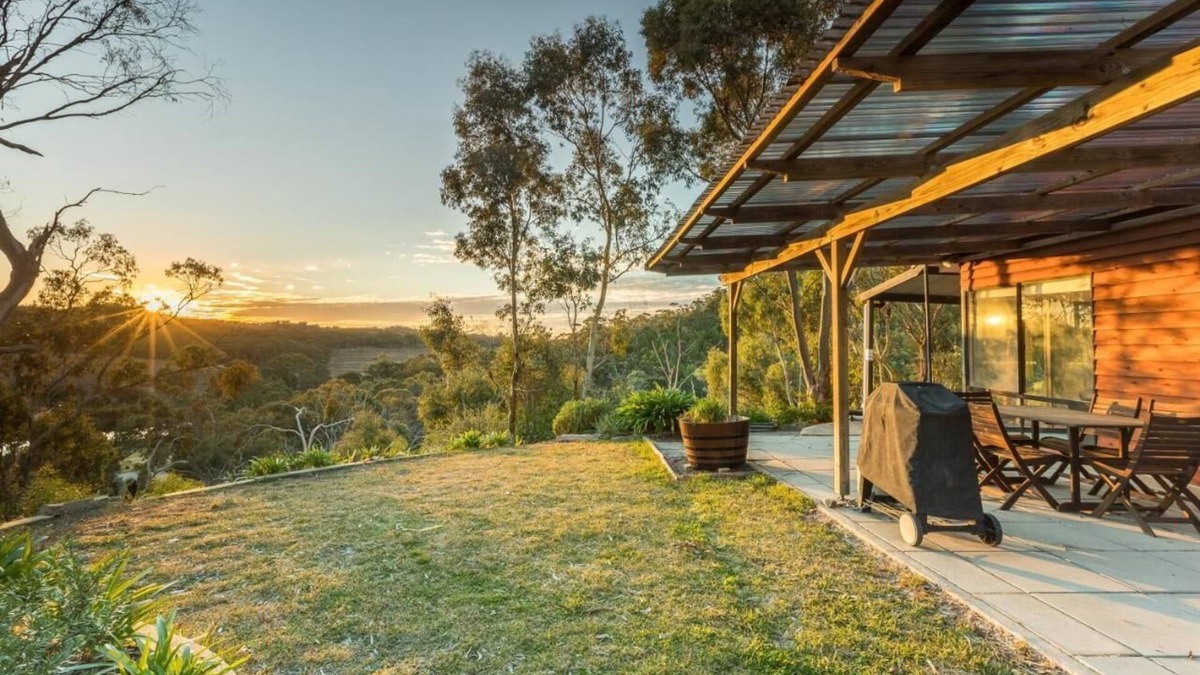 Spring Gully House | Enchanting Cottage with Vineyard & Bushland Views in Clare Valley