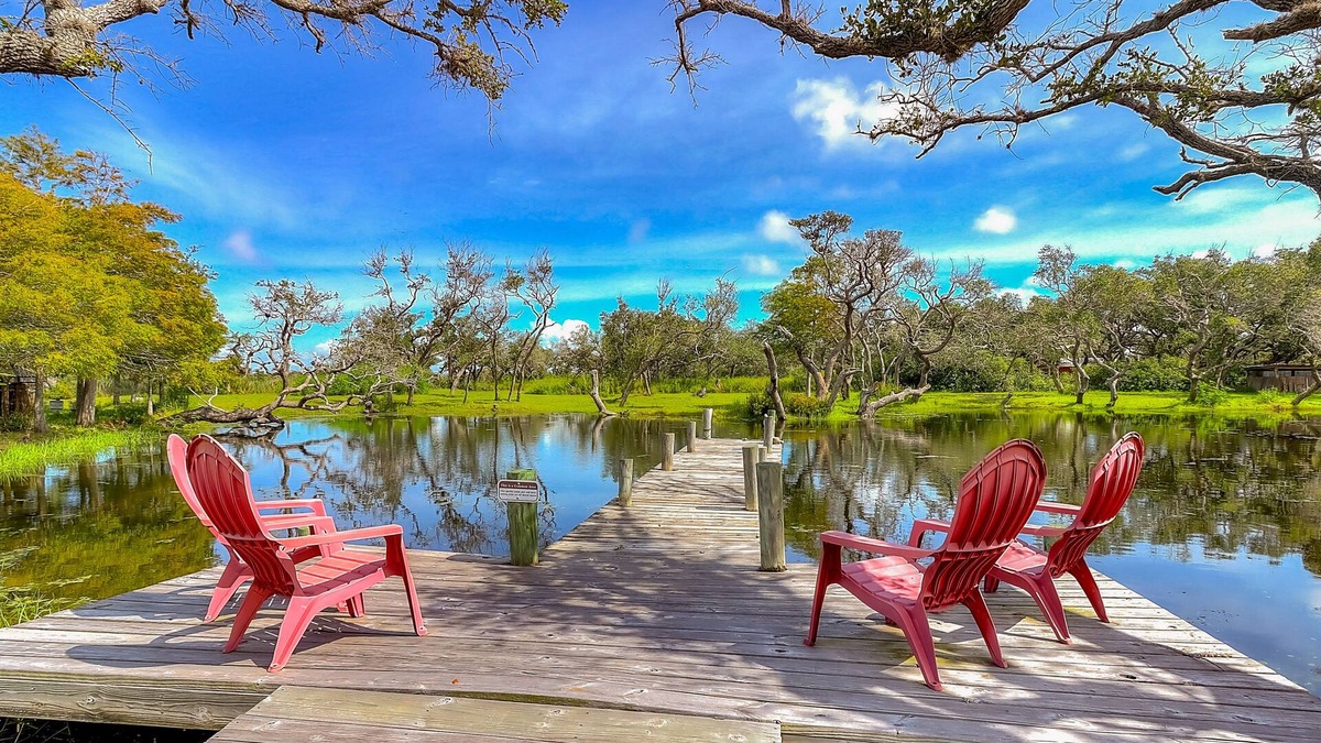 Rockport House | Enchanting dog-friendly property with balconies, firepit, & washer/dryers