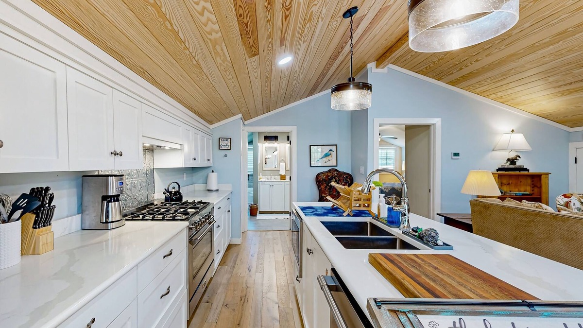 Tylertown House | Enchanting farm stay with cozy fireplace, spacious grounds, & outdoor grilling