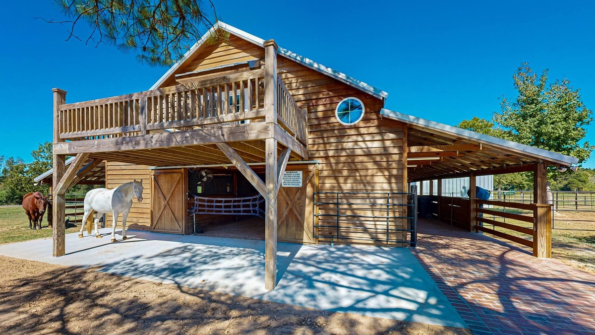 Tylertown House | Enchanting farm stay with cozy fireplace, spacious grounds, & outdoor grilling