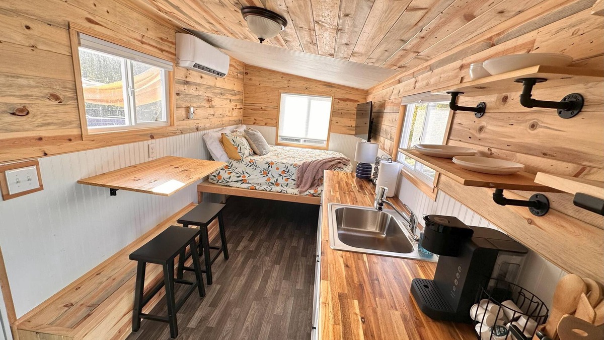 Ruch Apartment | Enchanting Getaway: Farmhouse and Tiny House Duo