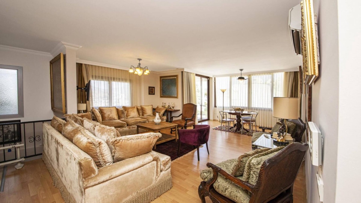 Bodrum City Center Villa | Enchanting House with Backyard in Bodrum