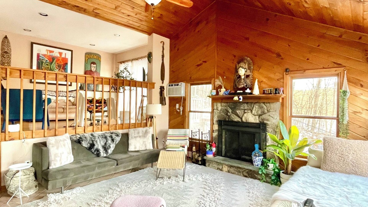 Carmel Ski Chalet | Enchanting Lake front chalet with backyard and fire pit. Dog friendly.