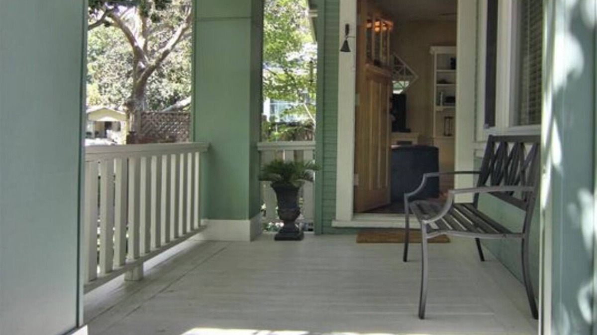 Central Sacramento House | Enchanting McKinley Park Charmer