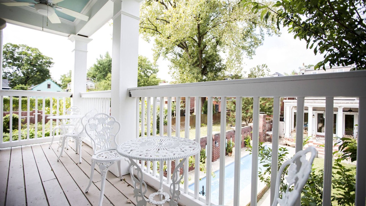 Old Louisville House | Enchanting Oasis Spa Victorian Area